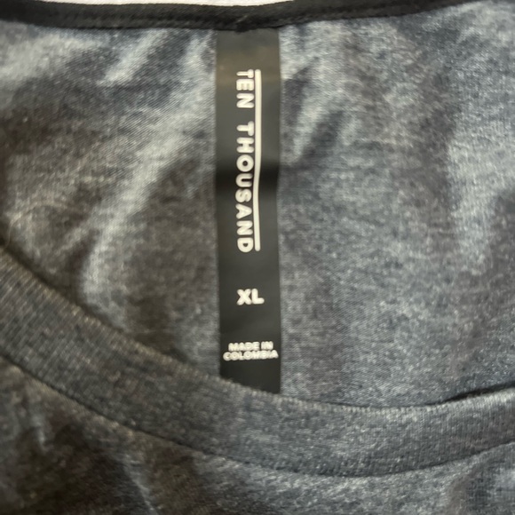 Men’s Ten Thousand t shirt - Picture 3 of 3